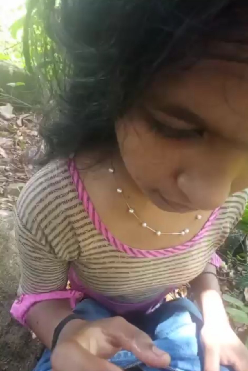 Mallu girl in jungle 
